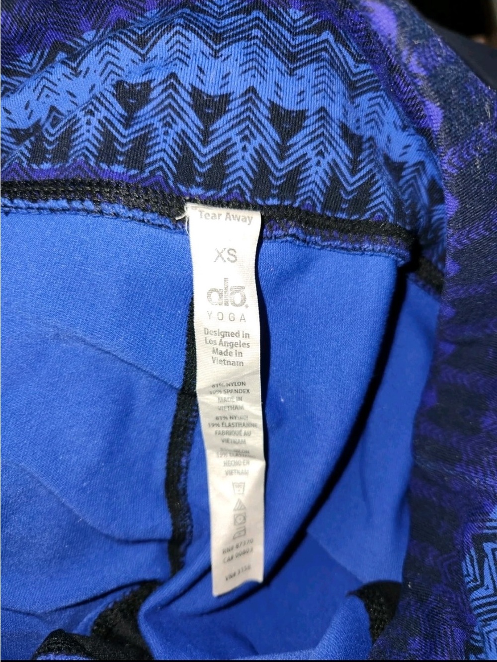 ALO Yoga Illusion 3 Tribal print leggings Arctic Royalty Blue Black Pant size XS - Picture 6 of 6